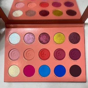 Lunar Beauty Strawberry Dream Eyeshadow Palette